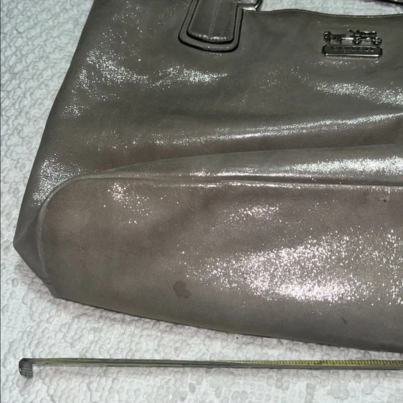 Stunning  Vintage Coach Shimmering Silver Tote Bag - Picture 6 of 9